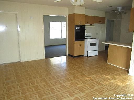 5th image of 2506 Stratford Ct