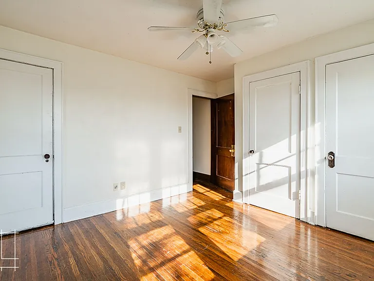 1448 Summit St — Photo 21