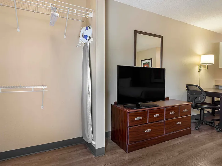 Studio Suite - 2 Full Beds