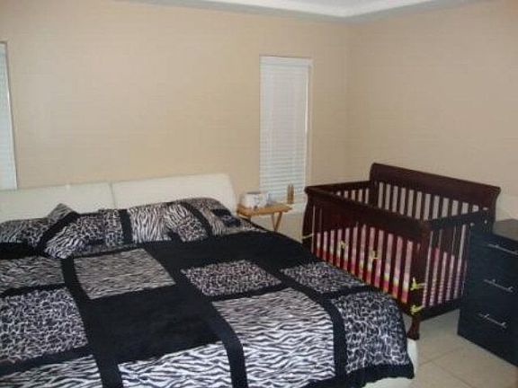 4th image of 3804 Kerria Ave