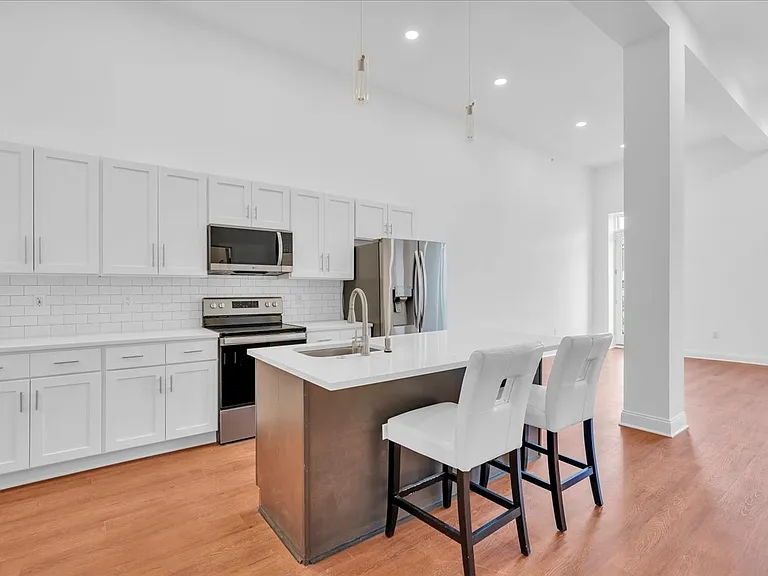 1406 Fairmount Ave #12 — Photo 3