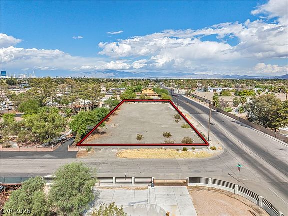 2nd image of E Quail Ave