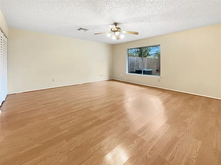 10619 Chapel Hill Dr — Photo 16