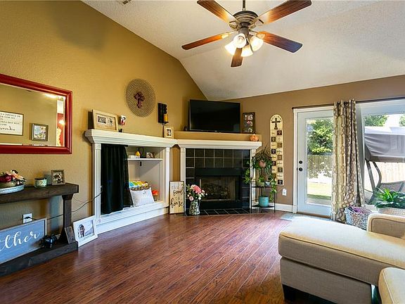5th image of 410 Woods Dr