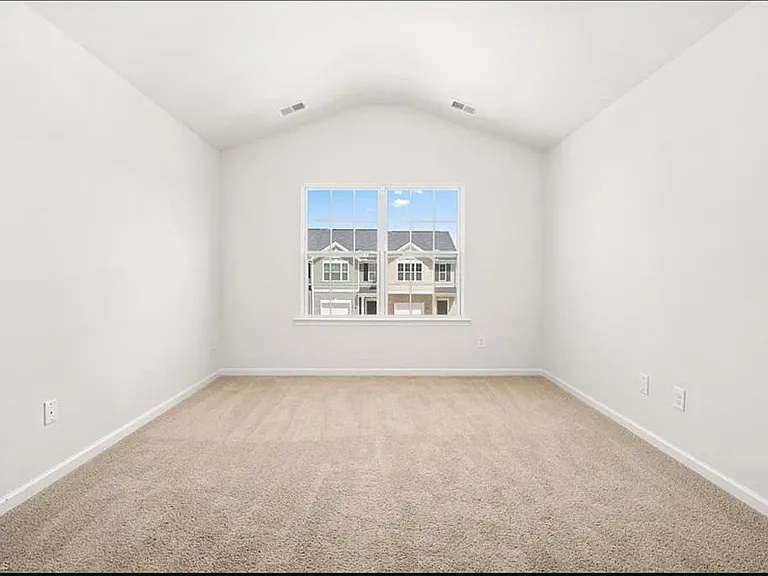 171 Moyer Dr — Photo 6