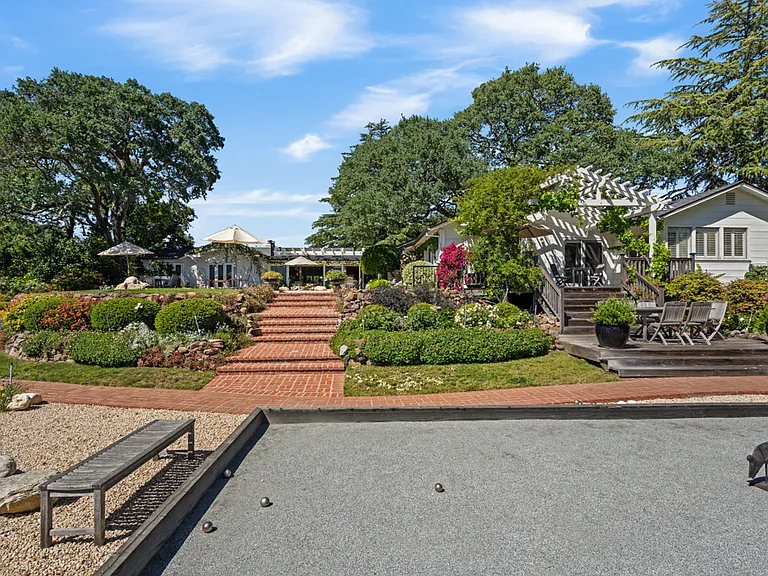Westridge Dr — Photo 1