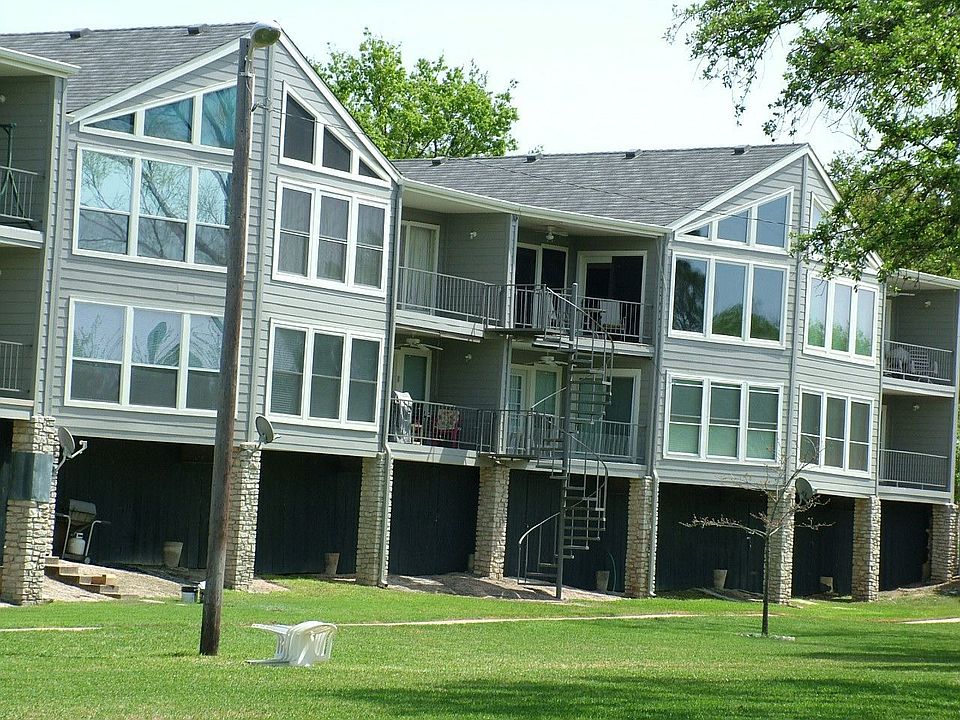 1st image of 806 Highcrest Dr APT 17