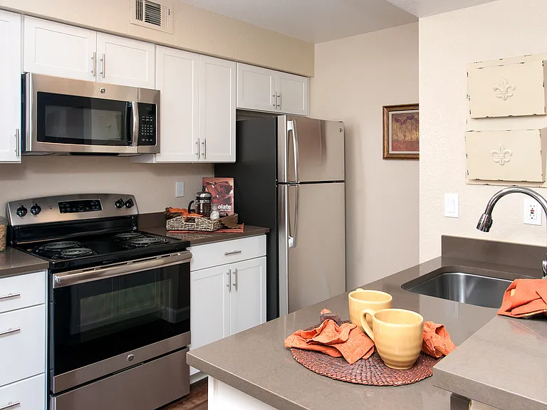 Shadow Creek Apartments — Photo 4