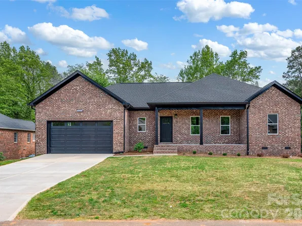 906 4th St NE, Conover, NC 28613
