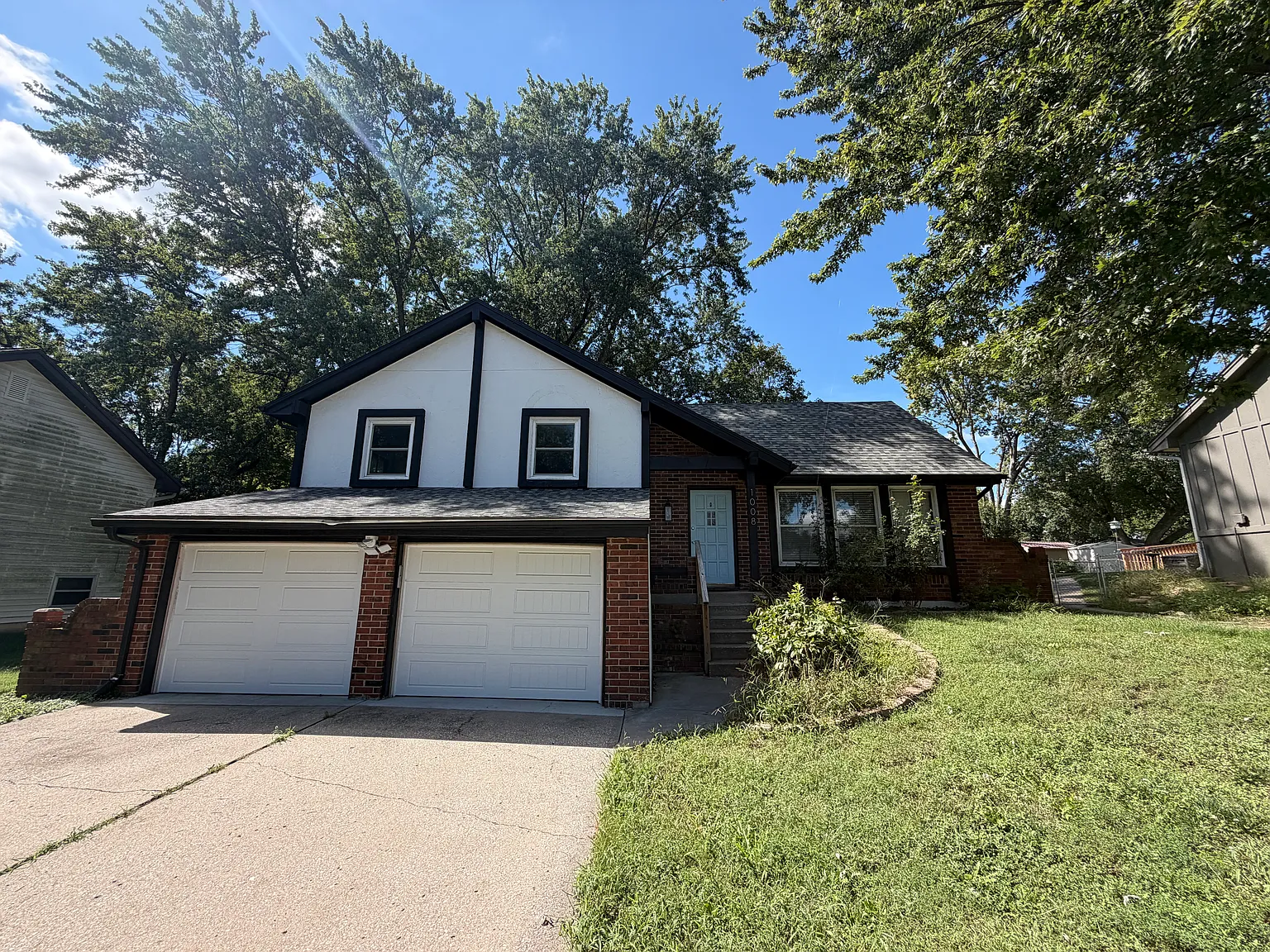 3 bed, 1172 sqft, $2,000 — Photo 1