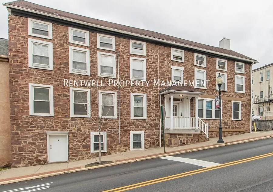 1 Bedroom 1 Bath ground level apartment in the heart of Royersford — Photo 2