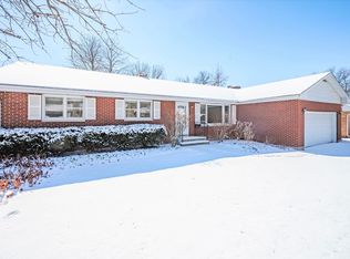 104 Laurel Ln, Dekalb, IL 60115
