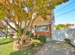 9 Cletus St, Staten Island, NY 10305