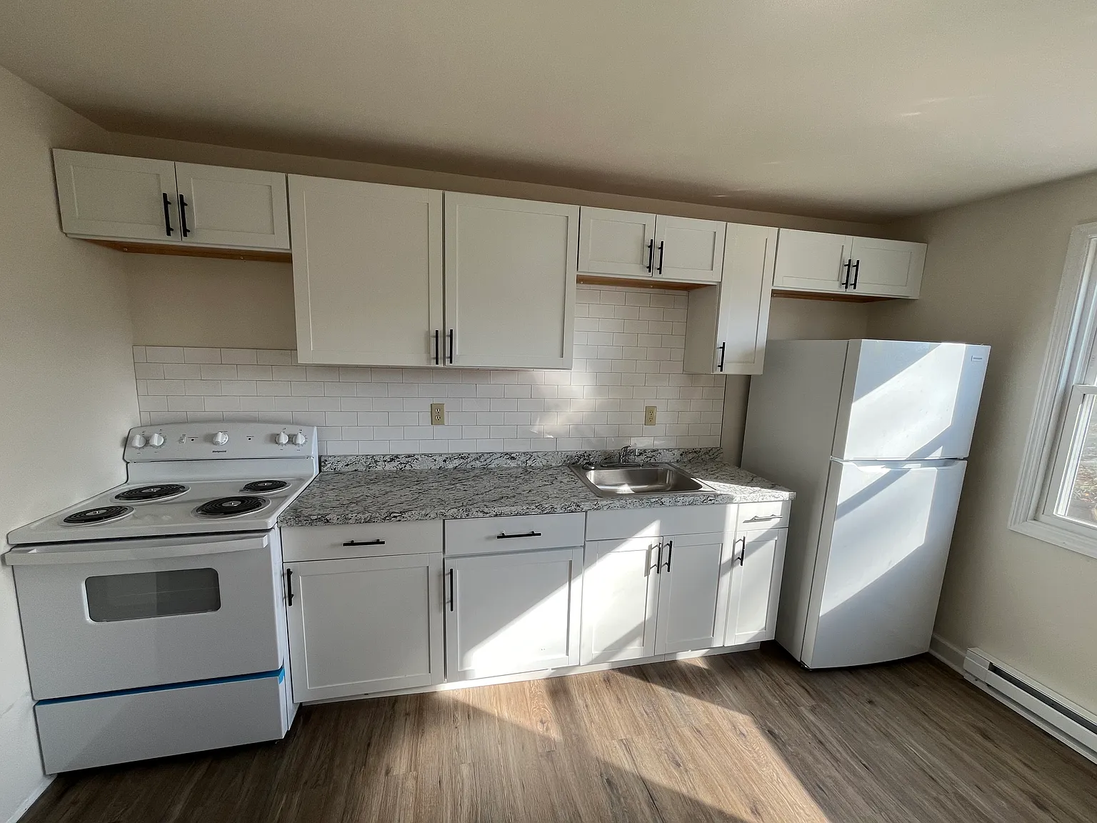 3 bed, 1200 sqft, $1,250 — Photo 2