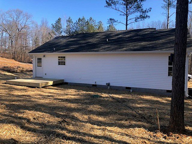 2nd image of 2477 Prospect Rd