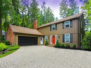 17 Pine Ter, Orchard Park, NY 14127