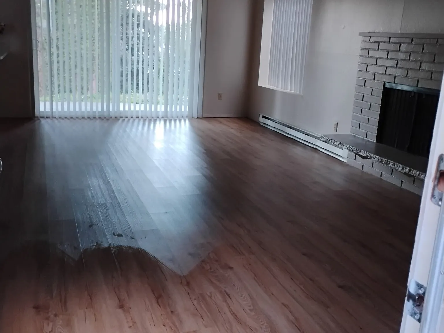 2 bed, 950 sqft, $2,050 — Photo 2