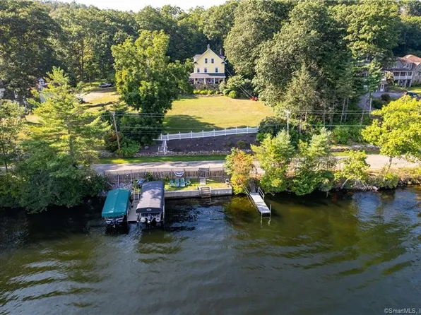 215 West Wakefield Boulevard, Winchester, CT 06098