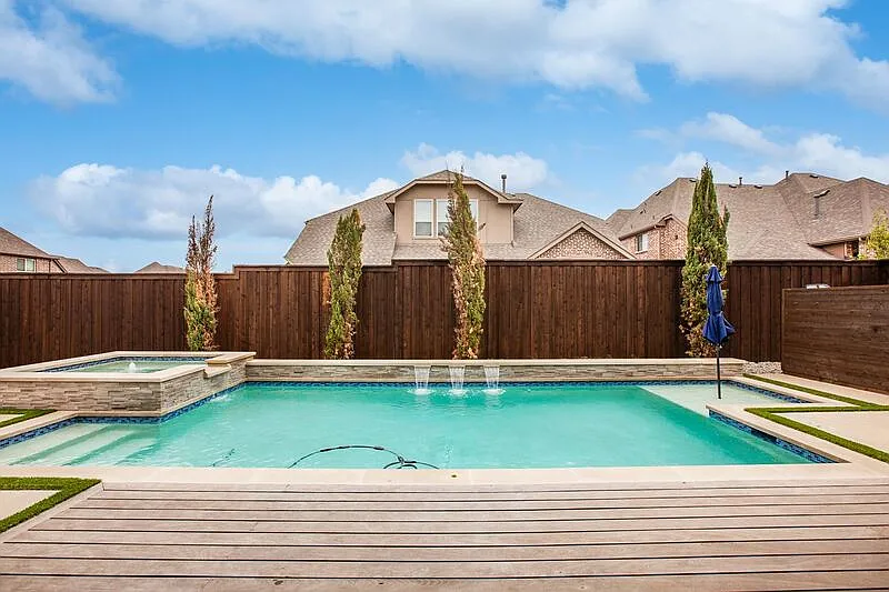 5 bed, 5.5 bath, 4199 sqft, $5,995 — Photo 4