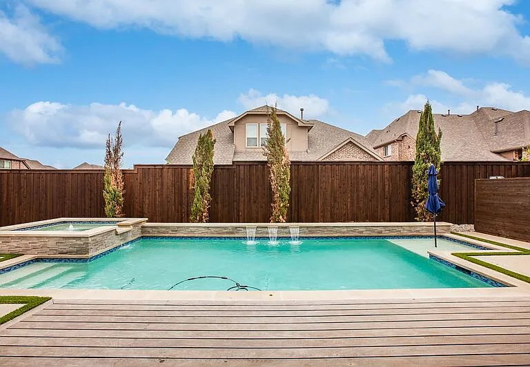 1614 Thoroughbred Ln — Photo 2