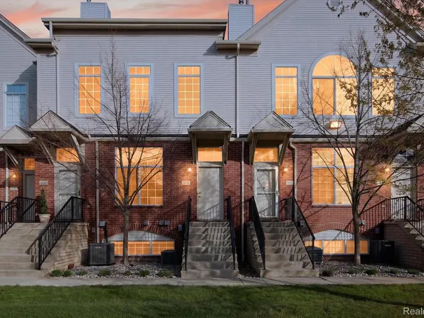 30770 Ardmore Ct, Novi, MI 48377