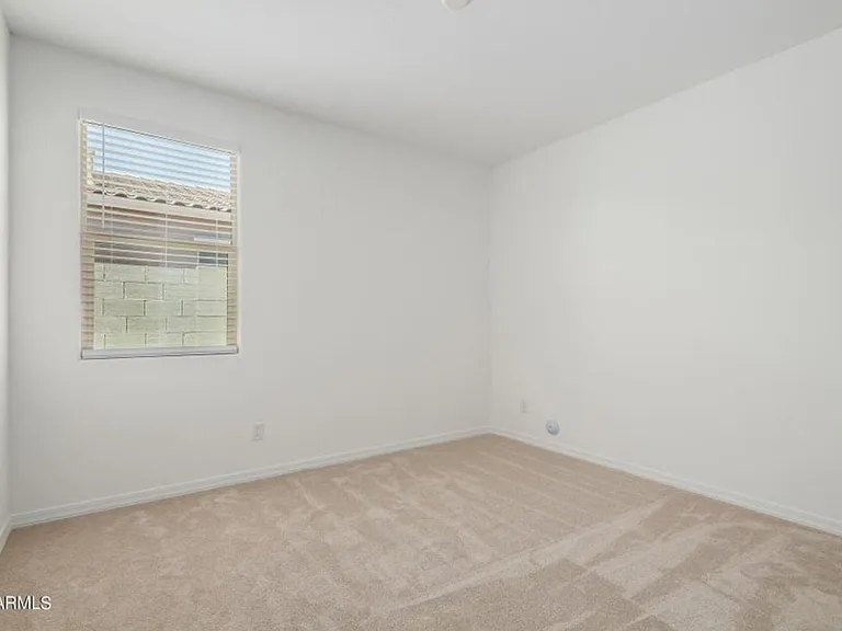 17318 W Surrey Dr — Photo 31