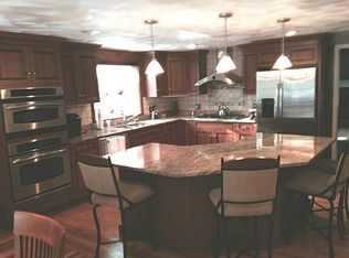 53 Red Chimney Dr, Warwick, RI 02886