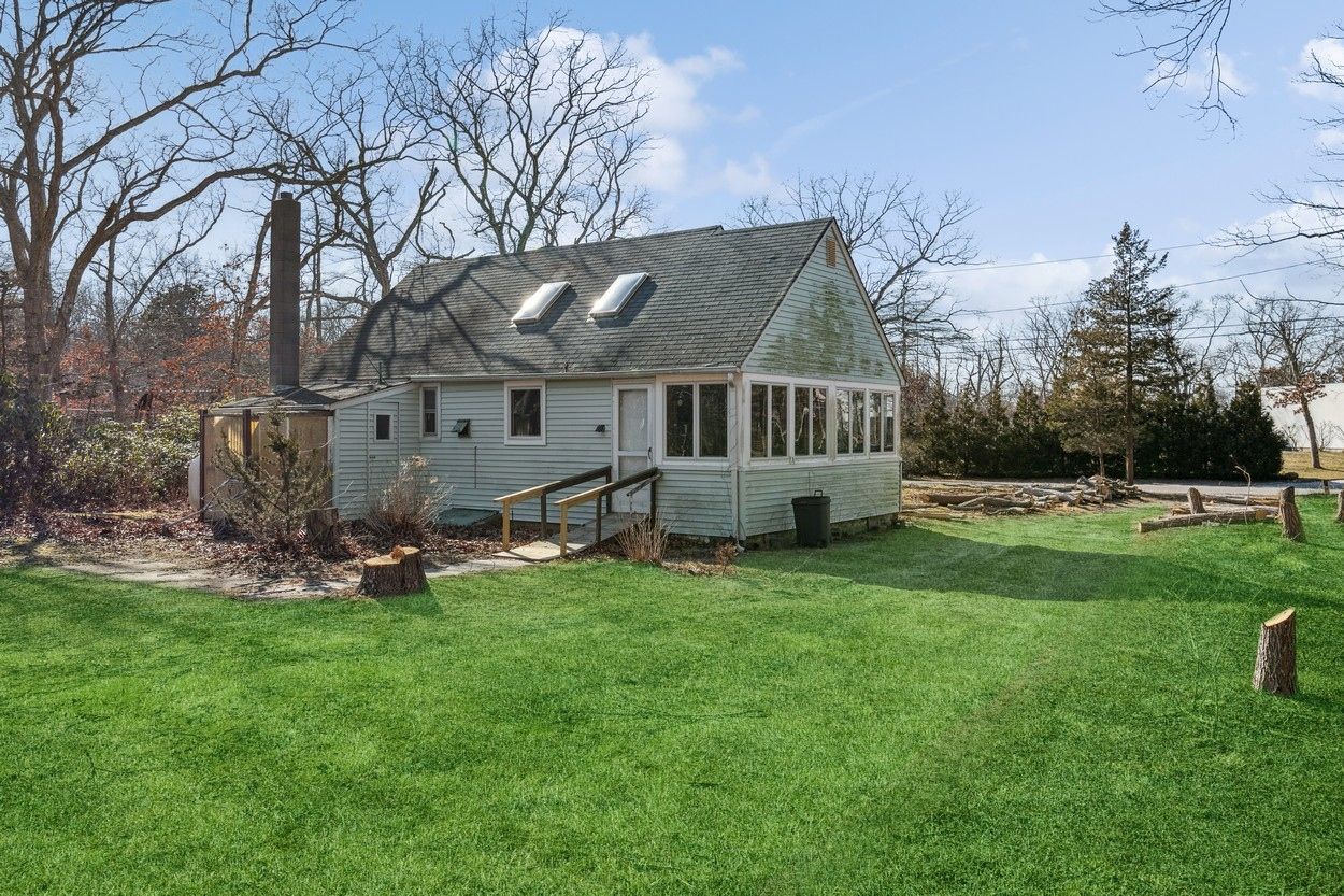 77 Turtle Cove Dr, Southampton, NY 11968 Out East
