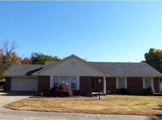 1800 Brian Dr, Newburgh, IN 47630