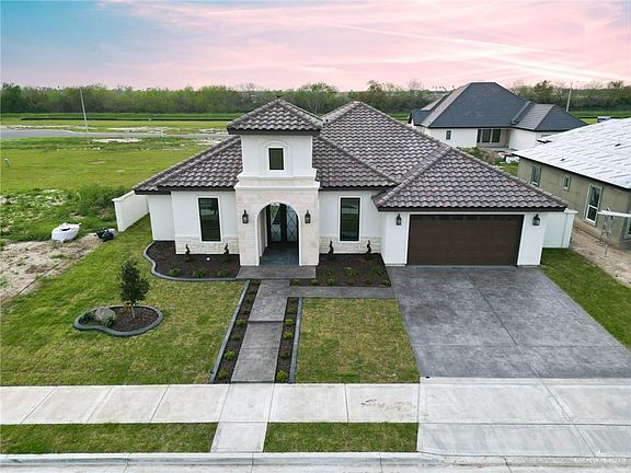 2nd image of 1805 S Queen St