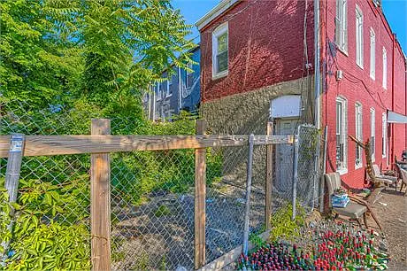 1815 Clifton Ave #2 — Photo 4