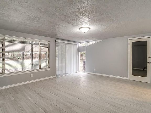 5th image of 401 E Evans St