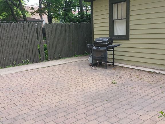 4th image of 2408 N Surrey Ct #3