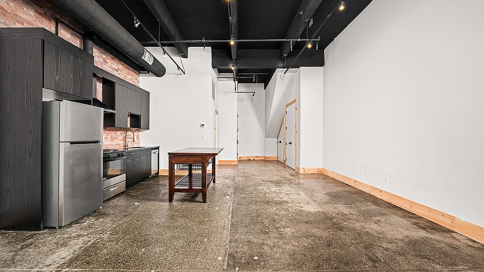 1st image of 255 18th St APT 209