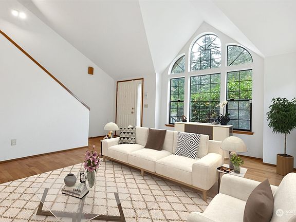 4th image of 1942 Judd Street NE