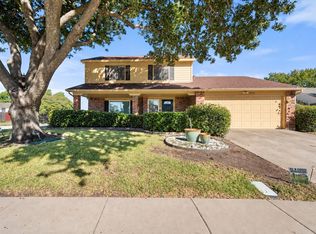 2215 Villanova St, Arlington, TX 76018