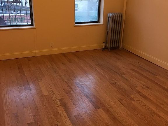 3rd image of 951 McLean Ave APT 4A