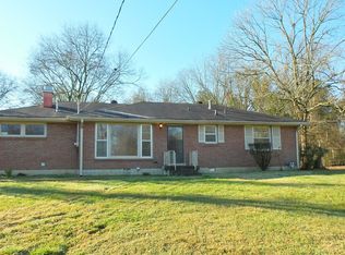 334 Ewing Dr, Nashville, TN 37207