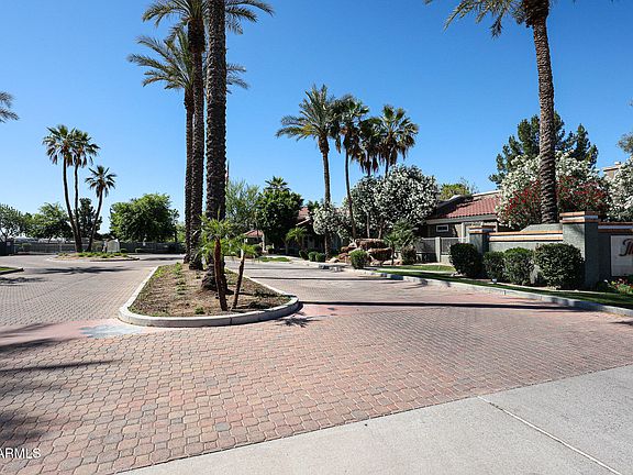 3rd image of 2929 W YORKSHIRE Drive #1128