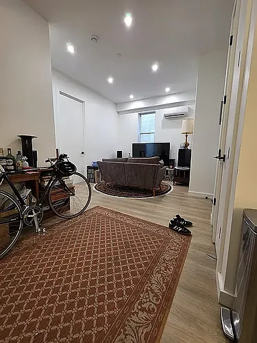 313 Linden St #2B Photo 1