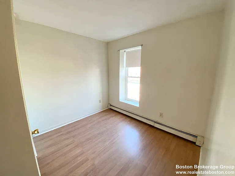 92 Hammond St — Photo 40