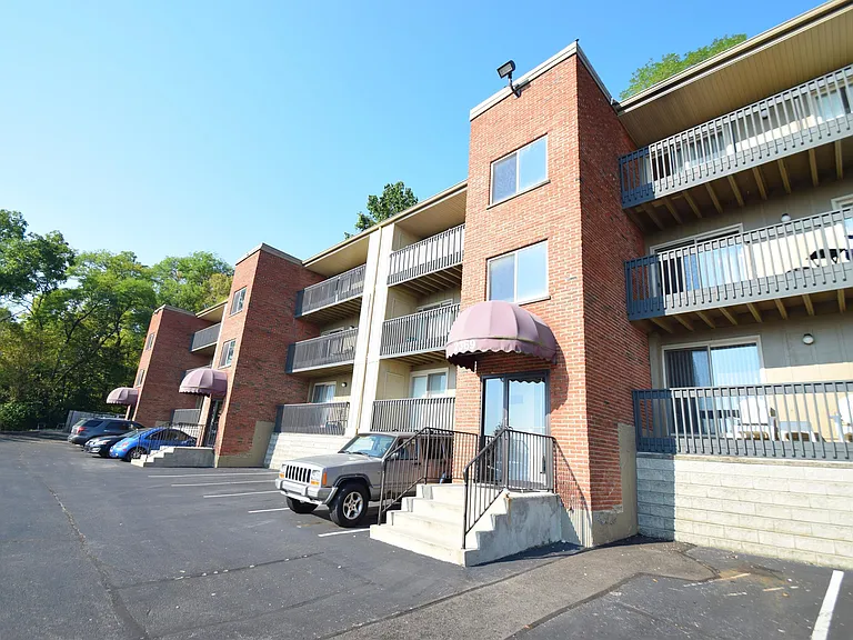 2361 Maryland Ave — Photo 14