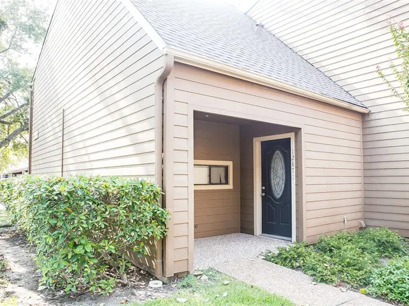 12871 Briarwest Cir, Houston, TX 77077