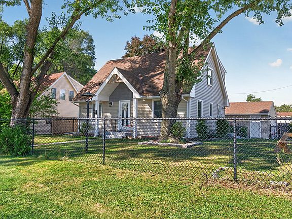 3rd image of 401 108th Ln NW