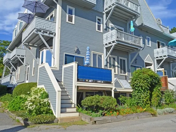 5 Pirates Ln APT 1, Gloucester, MA 01930