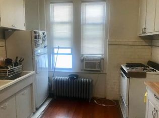 2524 18th St #2, Astoria, NY 11102