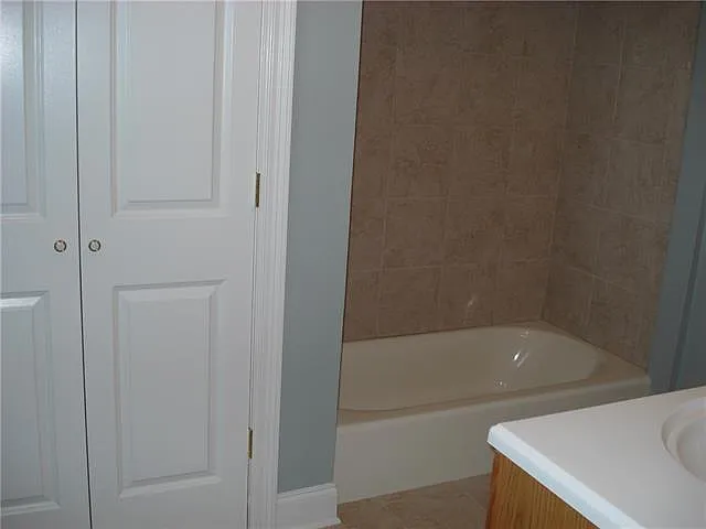 5300 Paris Ave — Photo 10