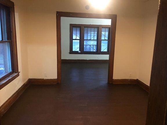 2nd image of 1880 Willow Ave Floor 2