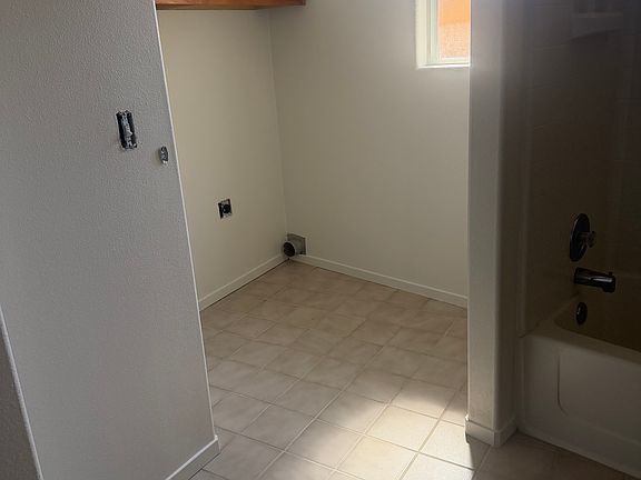 5th image of 618 W Granger Ave Unit B