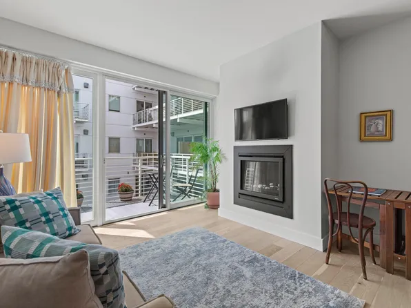 383 Commercial Street #405, Portland, ME 04101